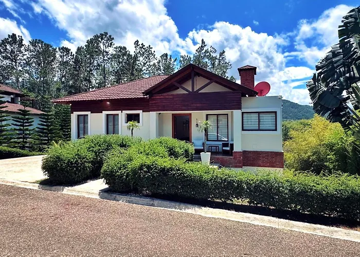 Vista Del Campo Country Club & Villas